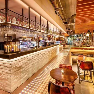 Ibis Canning Town 3* Londra